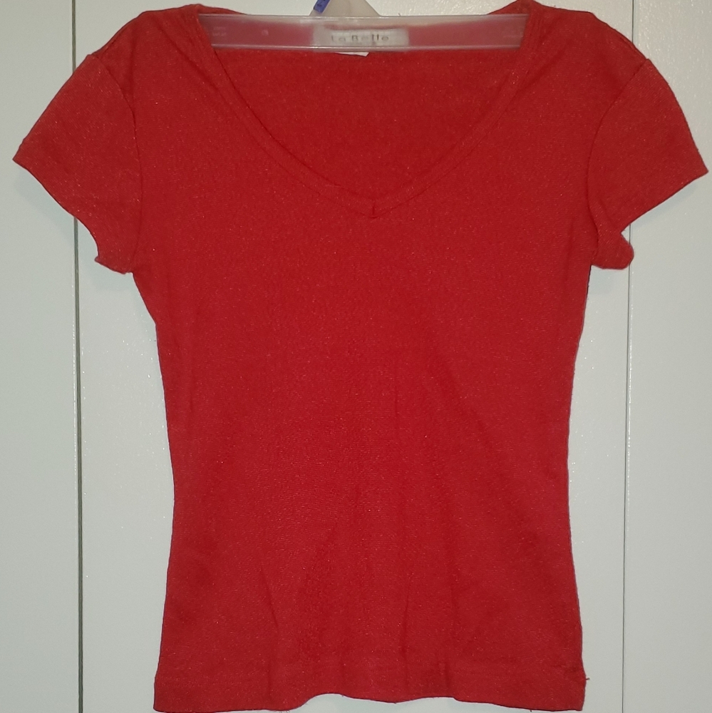 Cute red top